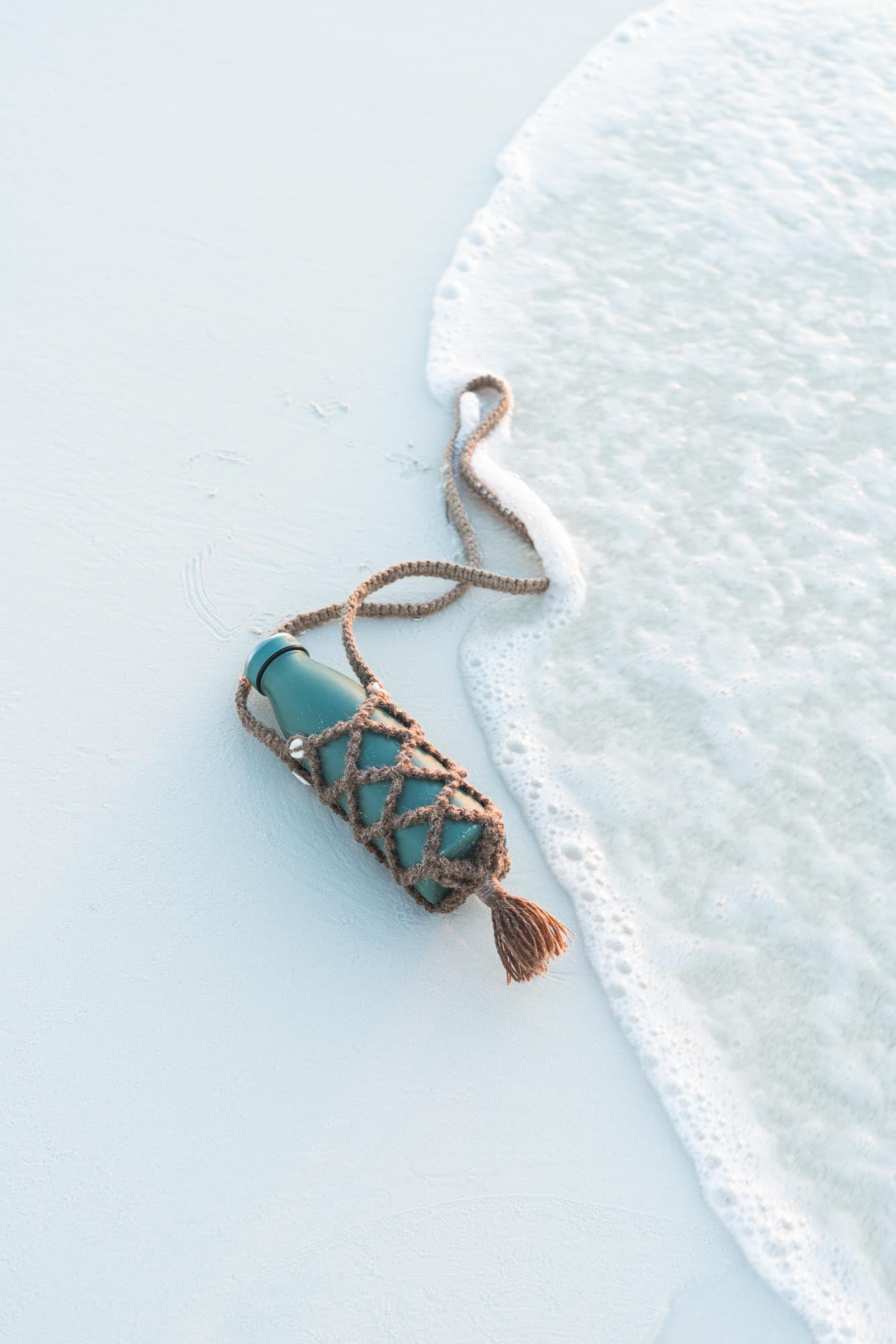 Shell bottle holder