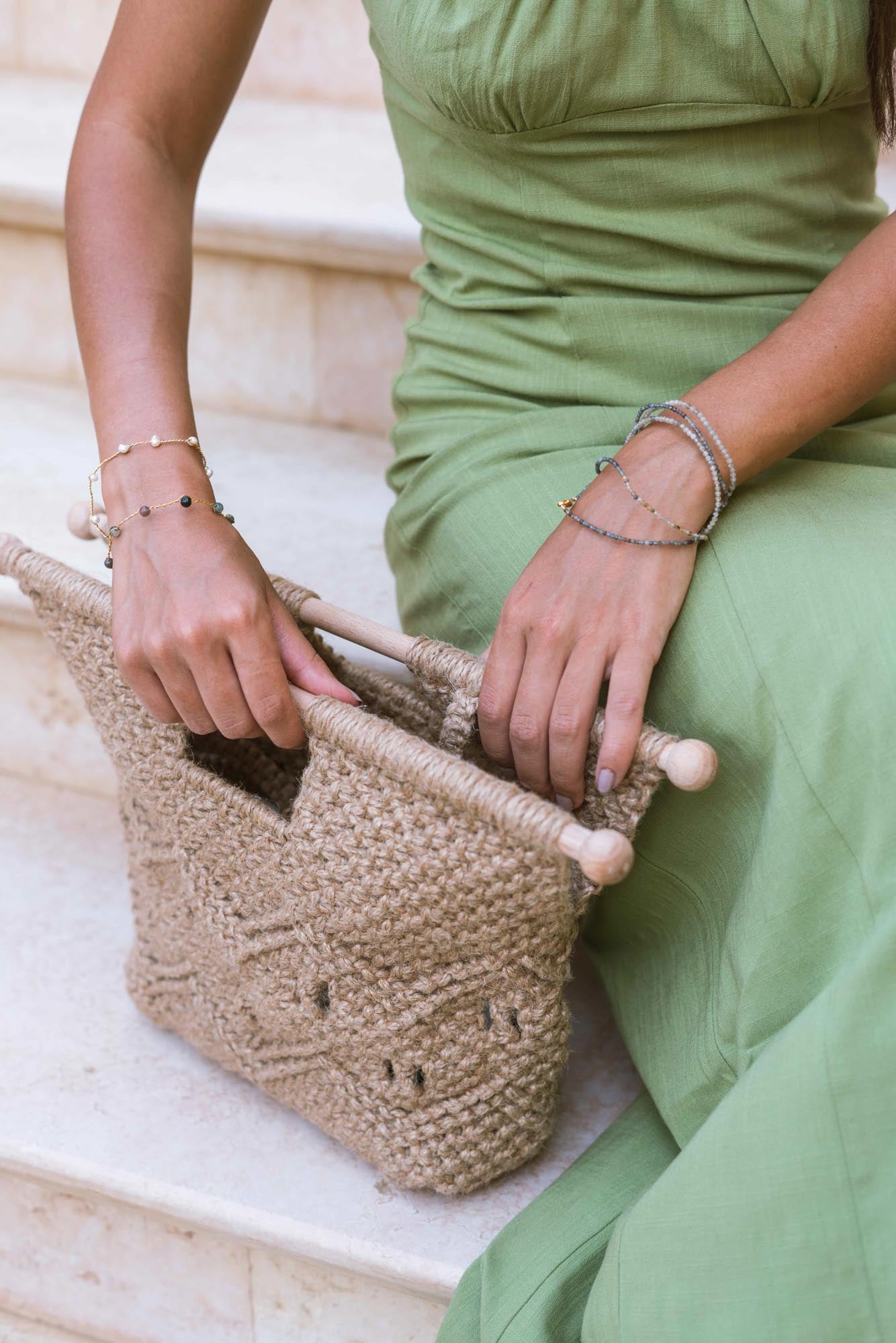Luna in jute